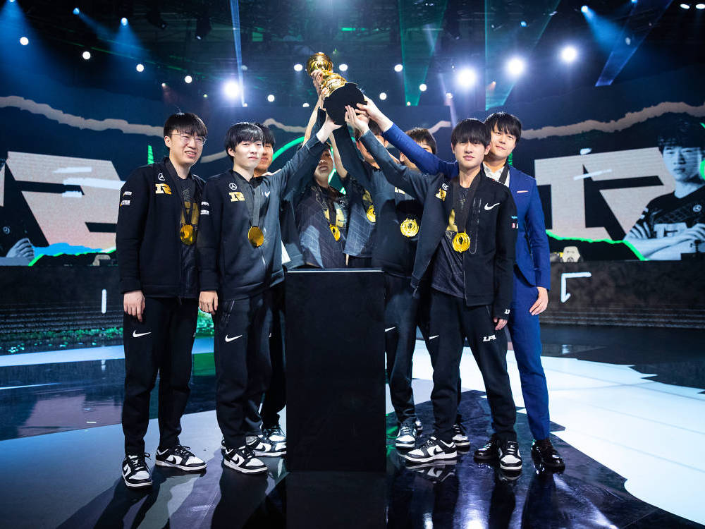 关于爆冷引发热议!,科维托娃在RNG比赛中夺冠赛场气氛高涨的信息-九游体育