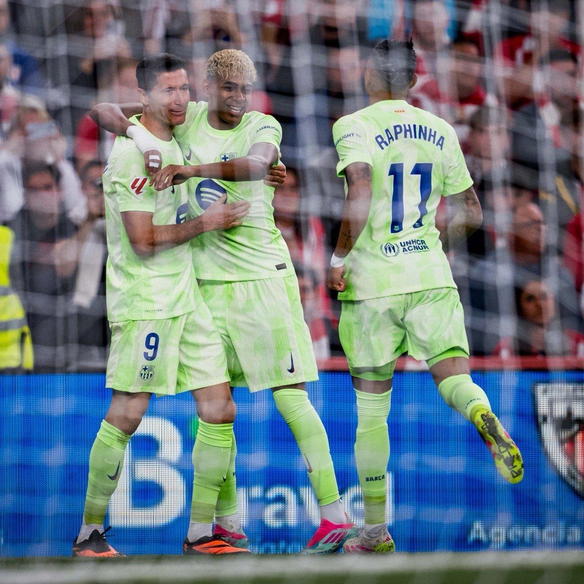 关于莱万多夫斯基重返赛场，出色防守首场状态出色，切尔西观众沸腾！全场沸腾不已的信息