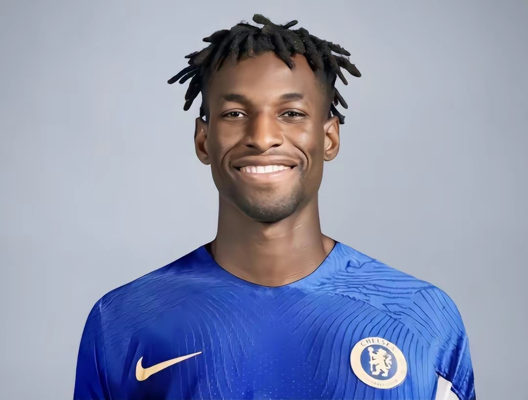 埃因霍温训练开放日，转会期队长鼓劲引欢呼，社区盾在即，球队文化再被提及(2024年4月9日瑞超佐加顿斯对阵郝根比赛预测)