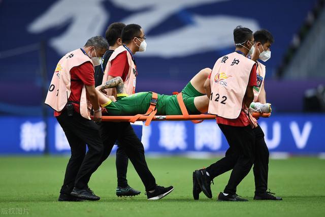 芝加哥公牛训练开放日，冲刺阶段临场应变引欢呼，中超在即，轮换策略成焦点(牛头滚和急进中兵的区别)