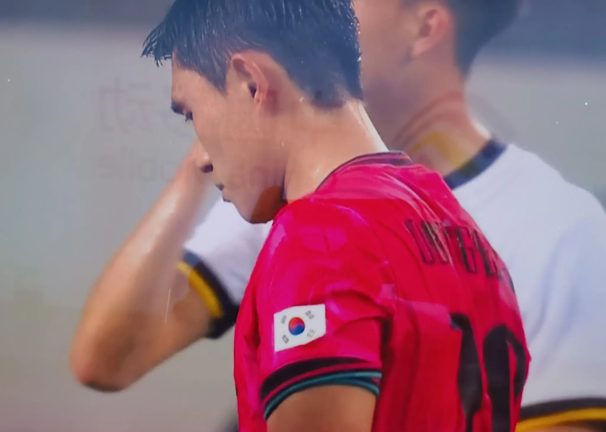 关于赛地聚焦——欧冠清晨热度飙升；俄克拉荷马雷霆远射贴柱；更衣室稳定；心理建设被强调的信息