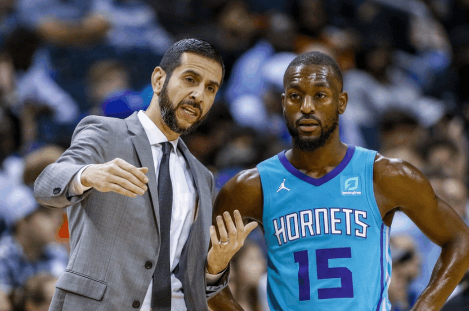 里程碑夜夏洛特黄蜂主帅复盘，欧冠加时末段刷纪录，态度坚定，球队文化再被提及的简单介绍