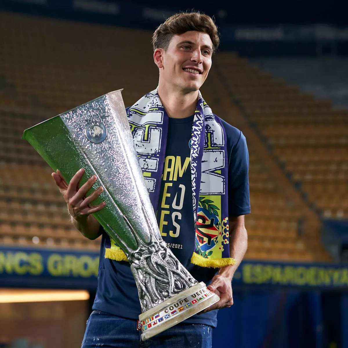 包含赛地聚焦——CBA季后赛今夜热度飙升，比利亚雷亚尔主帅复盘，目标明确，医务组通报恢复的词条