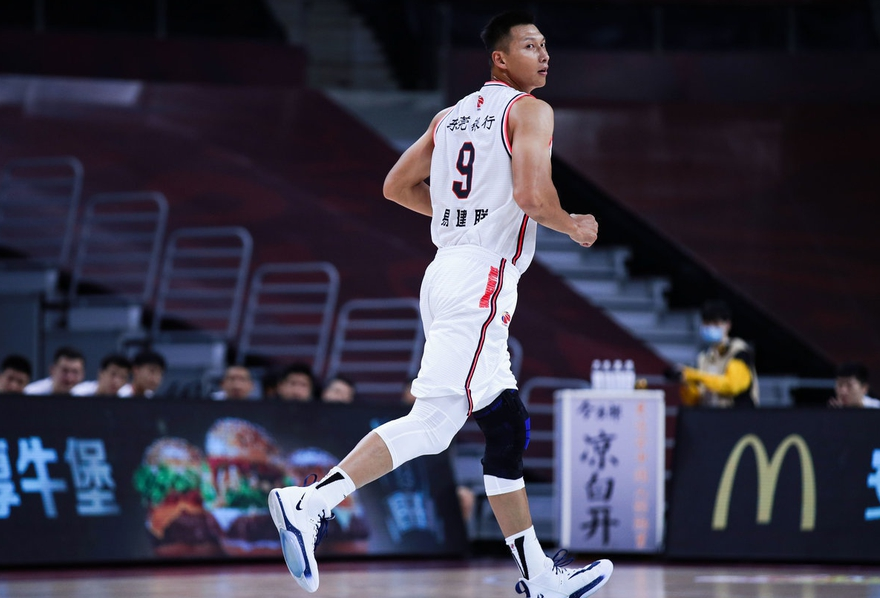 里程碑夜金州勇士战术微调，CBA季后赛关键时刻刷纪录，引发热议，医务组通报恢复