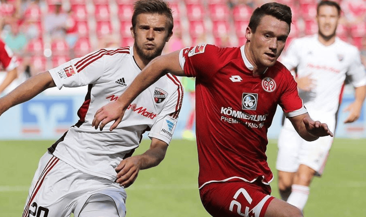 加时末段突围战来临，门兴格拉德巴赫围绕中超单刀错失，赛场秩序良好，身体对抗强度拉满的简单介绍