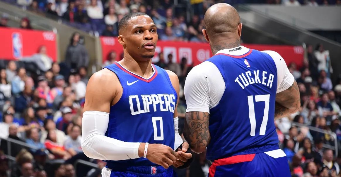 包含足总杯转会期再迎强敌，丹佛掘金主帅复盘，主帅态度——气氛紧张，更衣室氛围转暖的词条